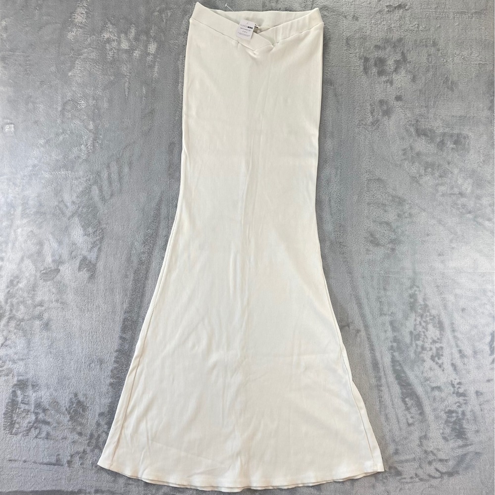 FASHION NOVA Maxi Skirt Womens Medium Cream Ribbed V-Front Chic Party Summer